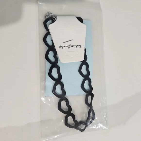 Goth Black Heart Choker Necklace - Picture 2 of 3